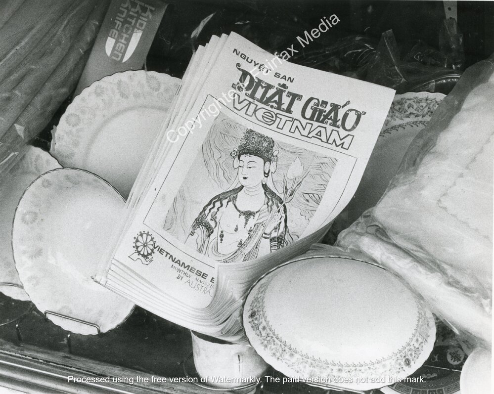 A stack of Phật Giáo Vietnam magazines